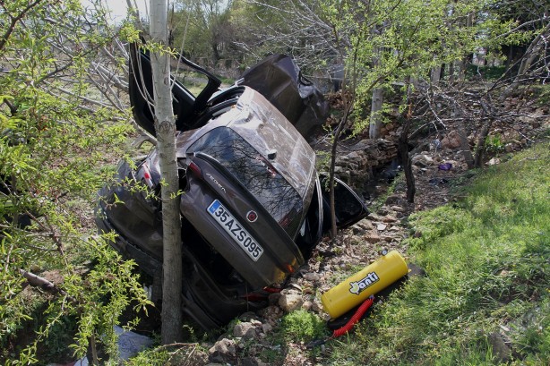 Foto - 2 saat önce aldıkları otomobille dehşeti yaşadılar!