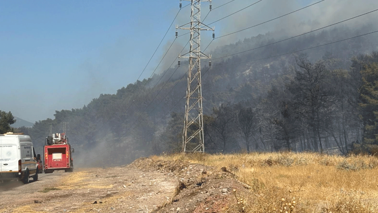2 uçak, 10 helikopter! Soma'da hareketli saatler