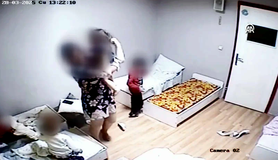 Foto - 2 yaşındaki bebeğe akran zorbalığı! Çocuk kan ve morluklar içindeydi