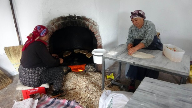Foto - 2 yıl önce ev kadınıydılar! Şimdi üretip o ülkeye göndermeye başladılar