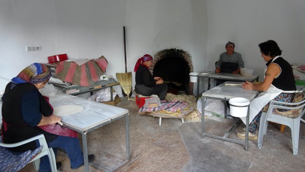 2 yıl önce ev kadınıydılar! Şimdi üretip o ülkeye göndermeye başladılar