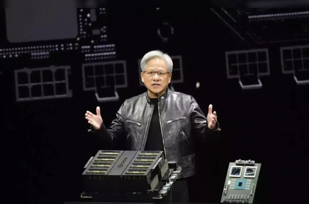 Foto - 2 yıl sonra çıkacak işlemciyi tanıttılar! Hisseleri yüzde 5 arttı