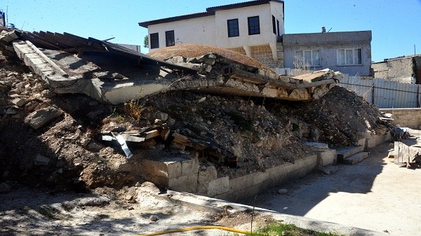 20 ay sonra enkazdan çıkarıldı! Fransız işgalinin simgesi