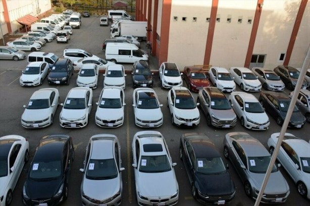 Foto - 20 bin TL'den başlıyor! Bu otomobiller peynir ekmek gibi satılıyor