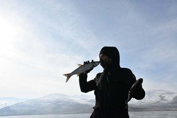 Foto - -20 derecede ekmek mücadelesi! Bu soğukta para kazanmak zor iş 