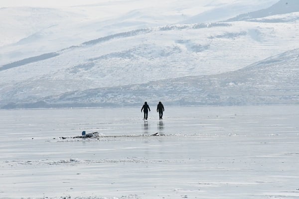 Foto - -20 derecede ekmek mücadelesi! Bu soğukta para kazanmak zor iş 