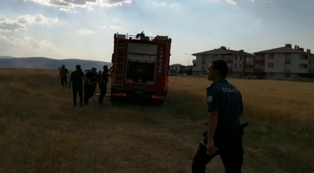 Foto - 20 dönüm buğday tarlası küle döndü! Sebebi isyan ettirdi