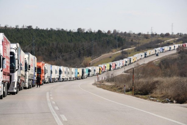 Foto - 20 kilometre kuyruk oldu! "İnsanlıktan çıktık"