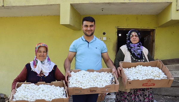 Foto - 20 metrekarede yetişiyor! Kilosu tam 400 TL 