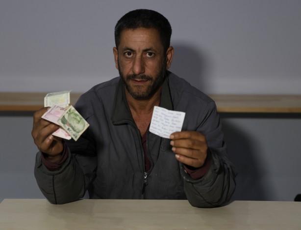 Foto - 20 TL’ye bit pazarından ceket aldı! Cebinden çıkan bu not, hayatının şokunu yaşattı
