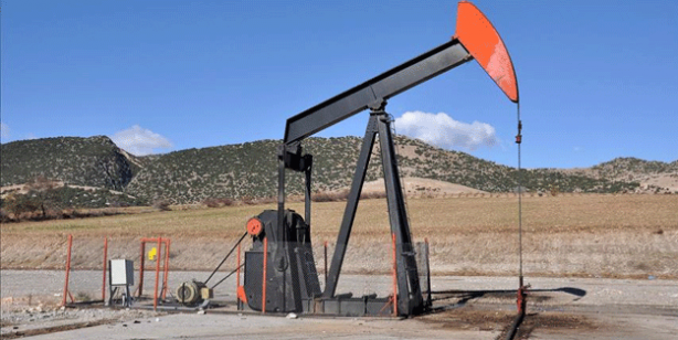 20 yıl önce keşfettikleri petrolü çıkacaklar! Ülke tarihinde ilk