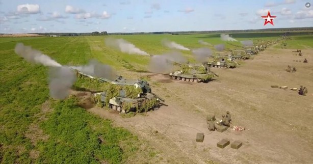 Foto - 200 bin asker, 80 savaş uçağı, 15 gemi ve yüzlerce tank! Yeryüzünün en büyük ülkesi harekete geçti