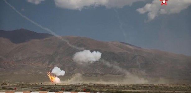 Foto - 200 bin asker, 80 savaş uçağı, 15 gemi ve yüzlerce tank! Yeryüzünün en büyük ülkesi harekete geçti