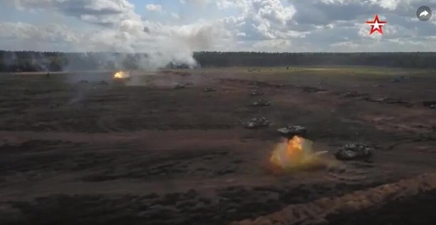 Foto - 200 bin asker, 80 savaş uçağı, 15 gemi ve yüzlerce tank! Yeryüzünün en büyük ülkesi harekete geçti