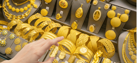 Foto - 200 bin liralık altınları 15 bin liradan satışa sundular! Vatandaş akın etti, kuyumcu doldu taştı