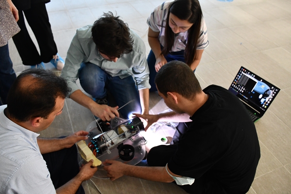 Foto - 200 metreye derinliğe kadar inebiliyor... Suyun altı artık ondan sorulacak!