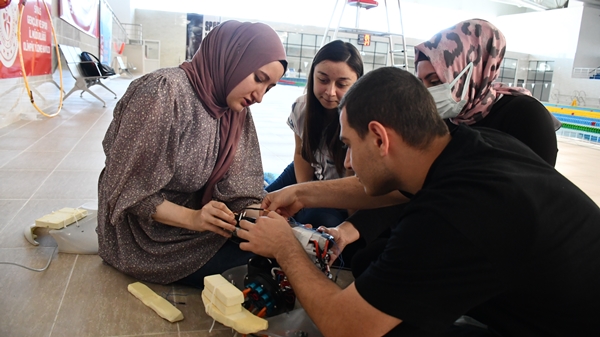 Foto - 200 metreye derinliğe kadar inebiliyor... Suyun altı artık ondan sorulacak!