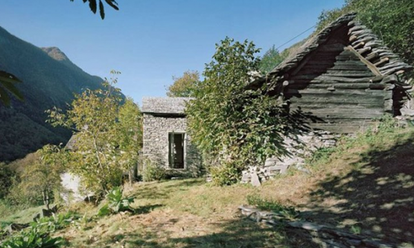 200 yıllık yayla evinin içi kendine hayran bırakıyor!