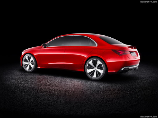 Foto - 2017 Mercedes -Benz A Sedan Concept