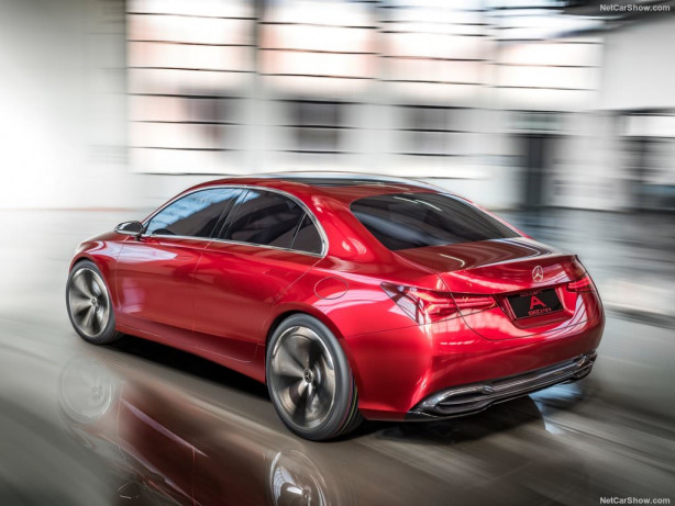 Foto - 2017 Mercedes -Benz A Sedan Concept