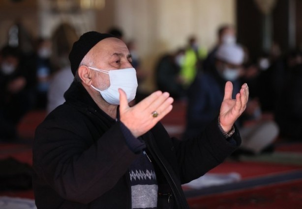 Foto - 2021'in ilk cuma namazında vatandaşlar camilere akın etti