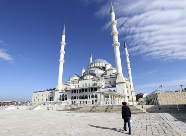 Foto - 2021'in ilk cuma namazında vatandaşlar camilere akın etti