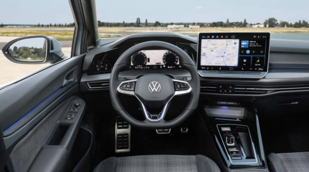 Foto - 2024 model Volkswagen Golf gün yüzüne çıktı! İşte özellikleri! Otomobil neler sunuyor? 37 milyon adetlik satış rakamı!