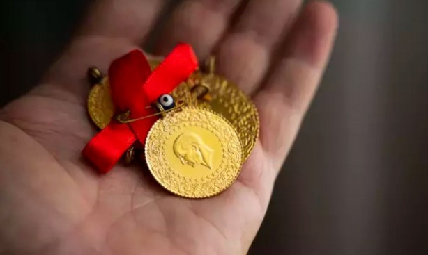 Foto - 2024 yılının ilk yarısında ne kadar çeyrek altın üretildi? Talebe yetişmek için mesai yaptılar