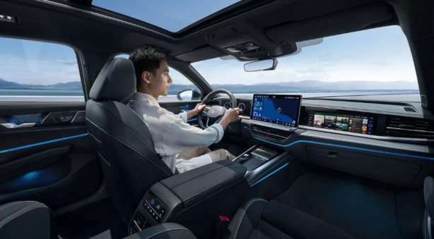 Foto - 2025 Volkswagen Passat Pro tanıtıldı! İşte Passat Pro'nun özellikleri