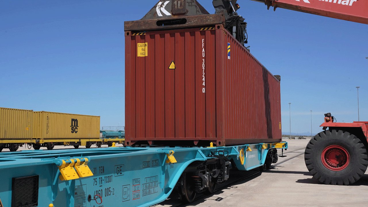 Foto - 2025 yılında 127 milli yük vagonunu raylara indirdik