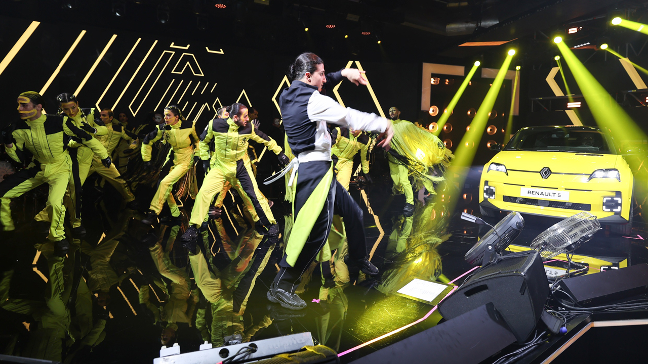 Foto - 2025’in otomobili Türkiye’yi keşfe çıktı! Renault 5 E-Tech şehre enerji katacak: Her an karşınıza çıkabilir!