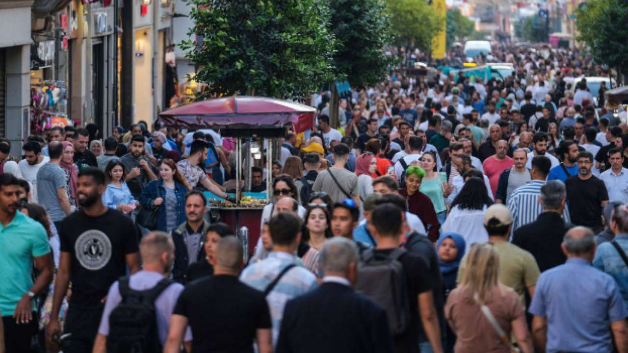 2050 nüfusunda ürküten tahmin: Batı tipi yaşam tarzı ve sapkın LGBT büyük tehlike