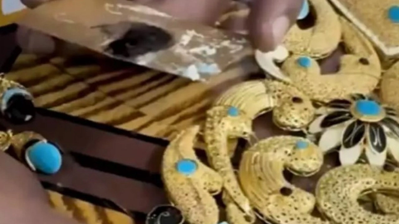 Foto - 21 ayar altından yapıldı: İşte dünyanın en pahalı kıyafeti!