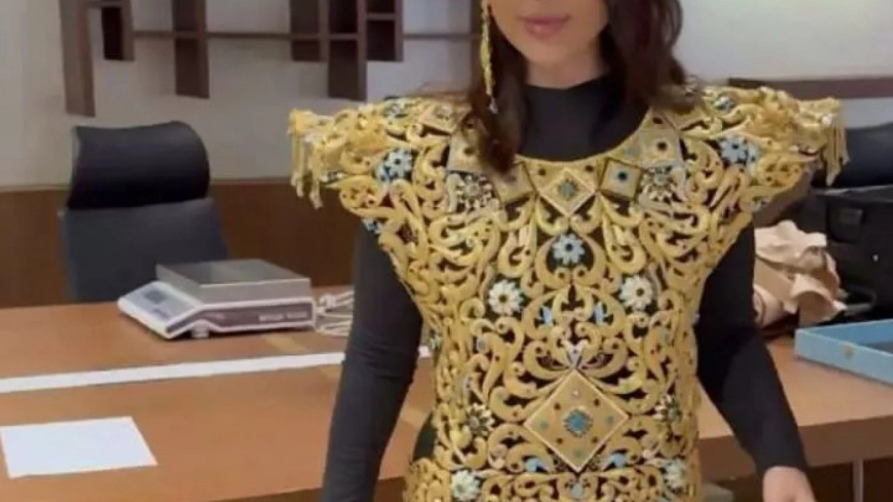 Foto - 21 ayar altından yapıldı: İşte dünyanın en pahalı kıyafeti!