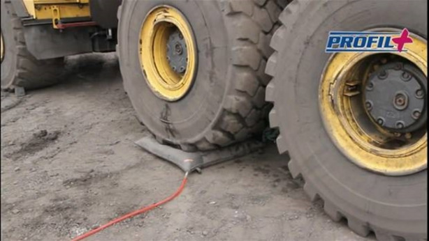 Foto - 21 bin liralık dev lastik böyle değişti!