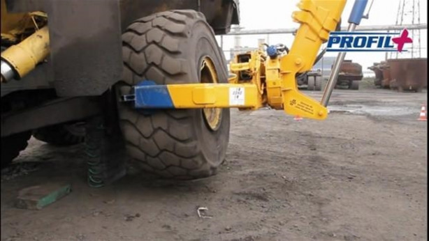 Foto - 21 bin liralık dev lastik böyle değişti!