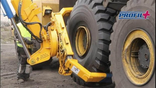 Foto - 21 bin liralık dev lastik böyle değişti!