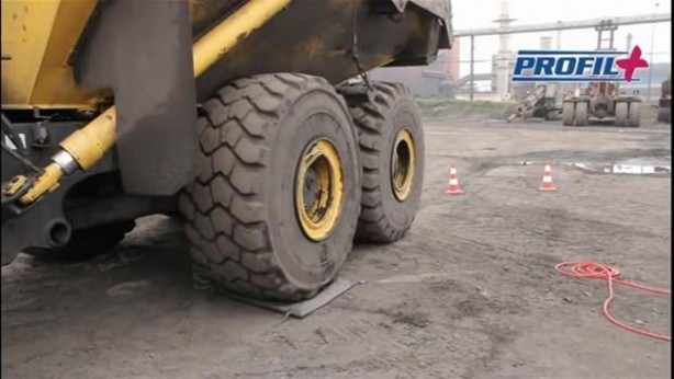  21 bin liralık dev lastik böyle değişti!