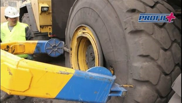 Foto - 21 bin liralık dev lastik böyle değişti!