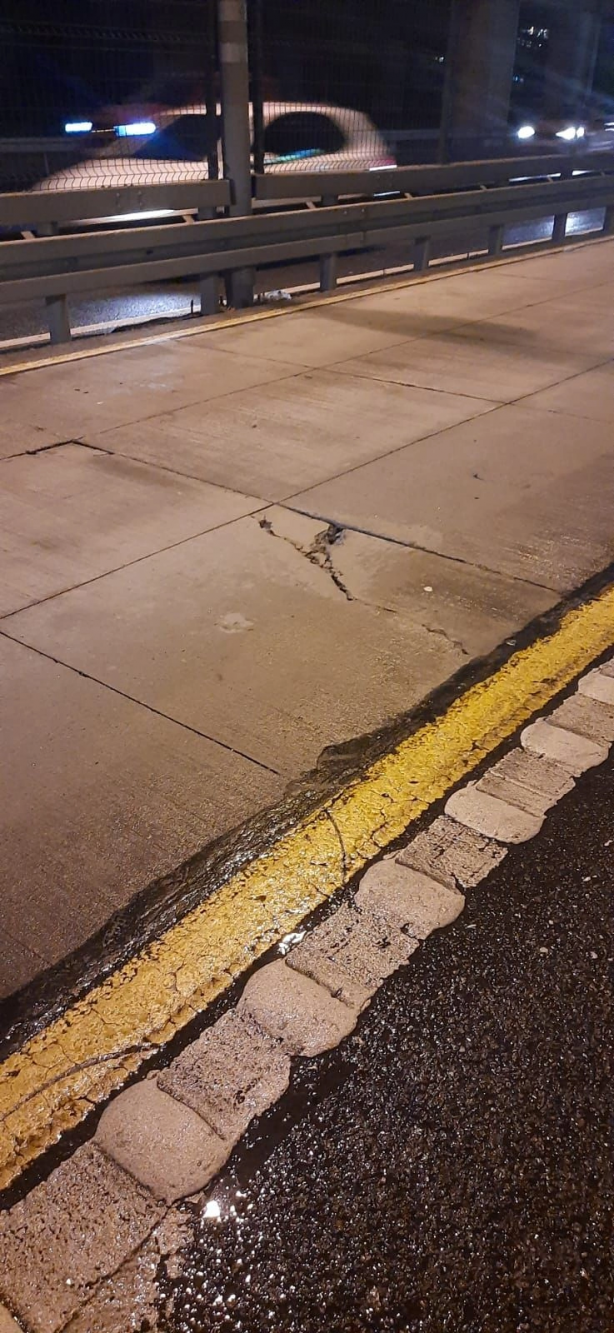 Foto - 21 yıl ömrü var dediler 1 yılda çöktü. Metrobüs yolundaki 'Beton Yol' uygulaması sınıfta kaldı!