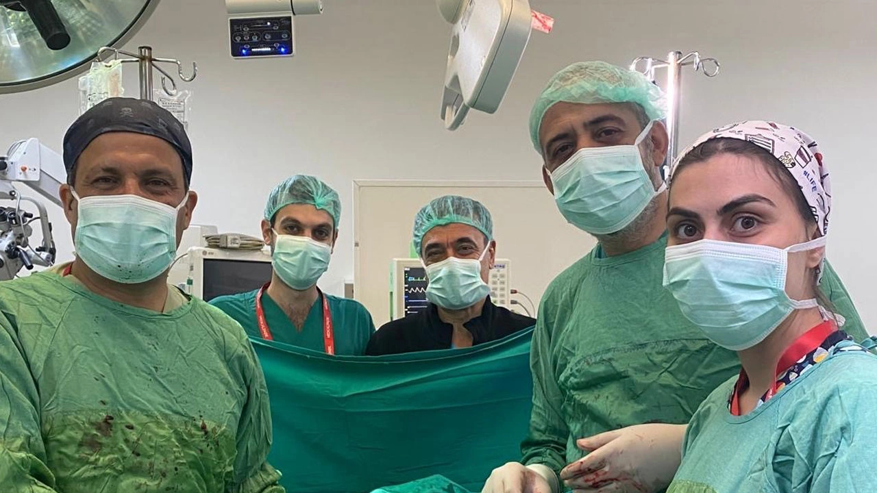Foto - 22 santimetrelik tümör çıkarıldı! 2,5 milyonda bir görülen vaka
