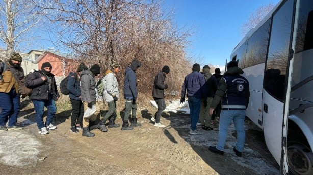 Foto - 23 düzensiz göçmen yakalandı