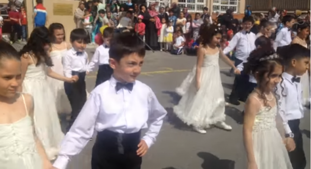 Foto - 23 Nisan’da çekilen bir fotoğrafın anatomisi! Gerçekleri görmek için sadece bir fotoğraf yeterli