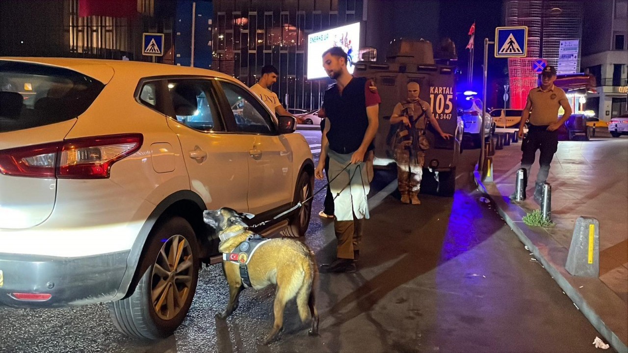 Foto - 23 tabanca, 3 tüfek ve 1147 gözaltı 