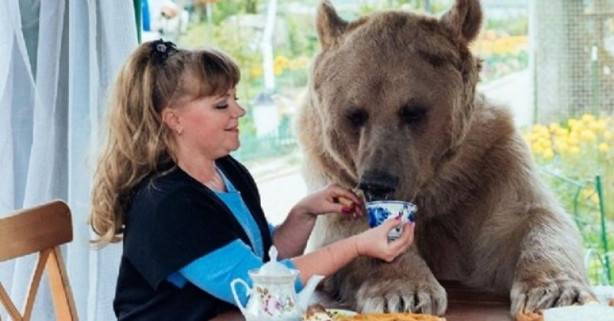 Foto - 23 yıldır bir ayıyla yaşıyorlar