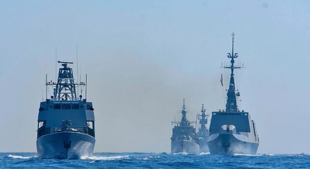 Foto - 24 saat içinde Yunanistan'a destek verdiler! Atina basını manşetlere taşıdı