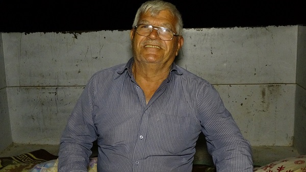 Foto - 24 saat tüfekle nöbet tutuyor