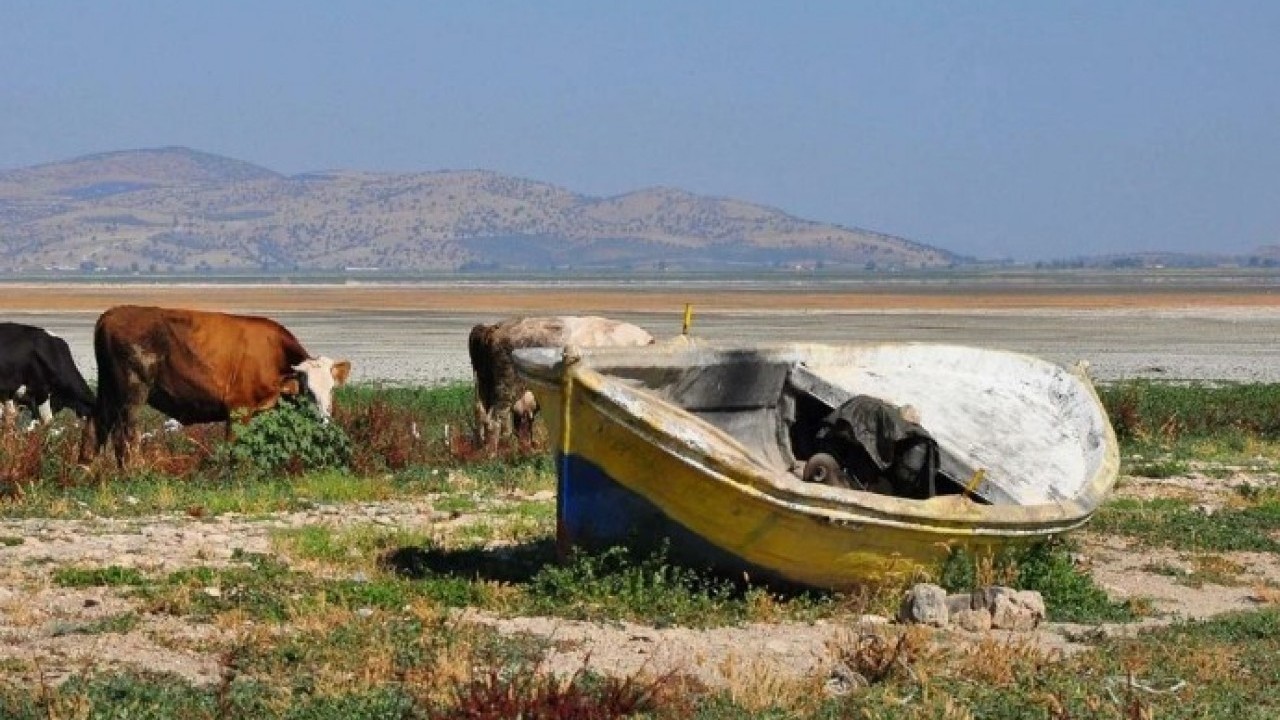 Foto - 240 gölden 186’sı tamamen kurudu! 2050'lerde beklenen sıcaklıklar şimdiden yaşanıyor