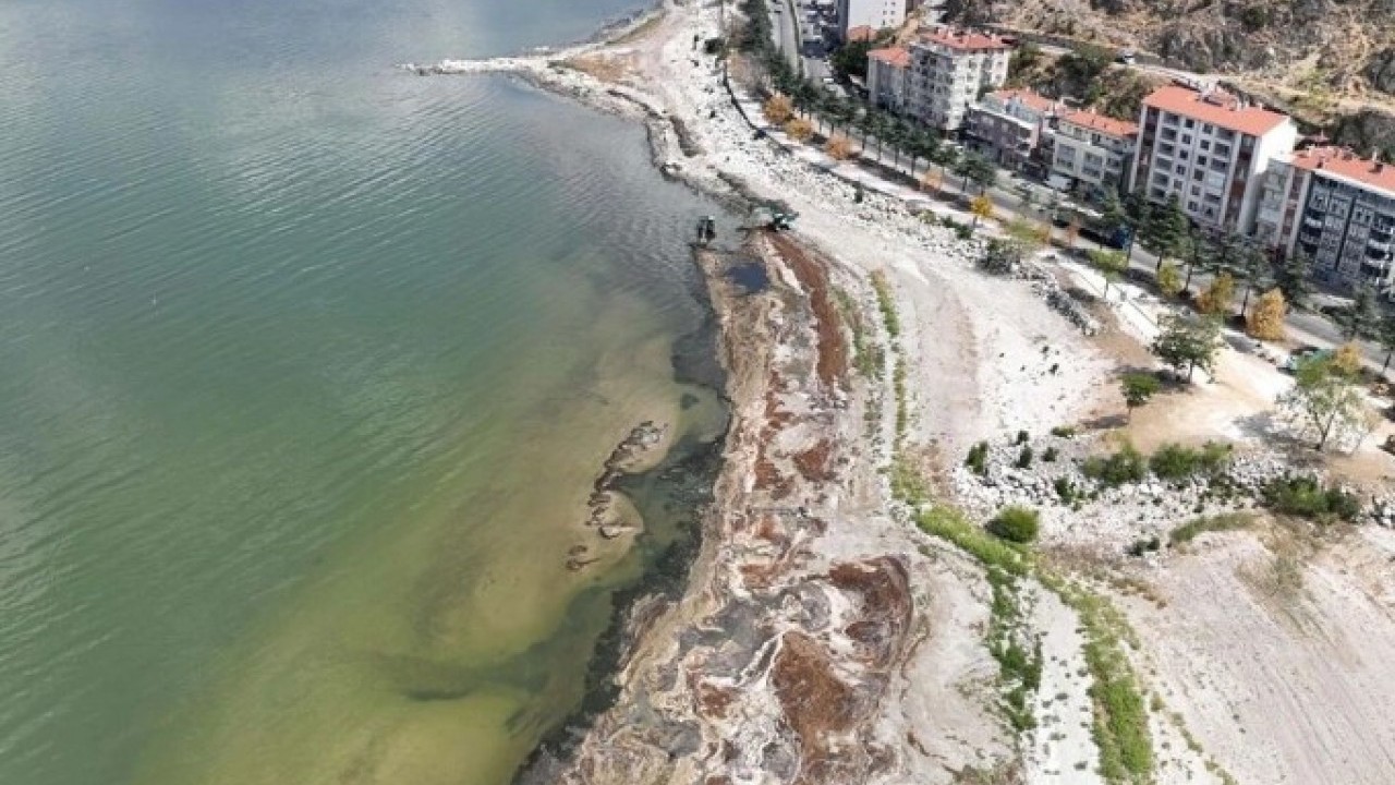 Foto - 240 gölden 186’sı tamamen kurudu! 2050'lerde beklenen sıcaklıklar şimdiden yaşanıyor