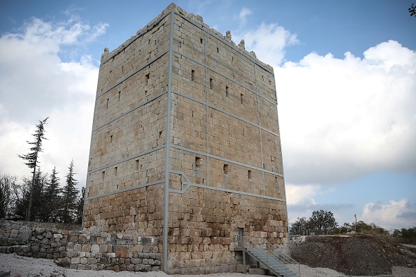 2400 yıllık kule restore edildi